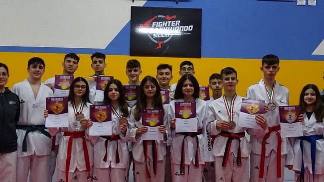 Fighter Taekwondo: Incetta di medaglie ai campionati Regionali 2022