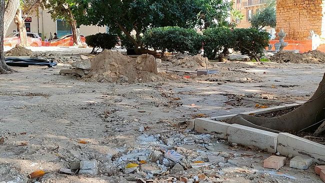 Mazara,Villa Jolanda: Salvare le mattonelle dipinte dall’artista Salvino Catania