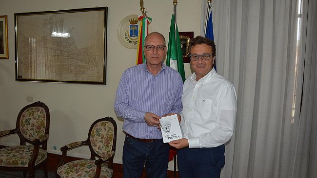 CASTELVETRANO- Un nuovo catalogo per l’artista Giovanni Puntrello
