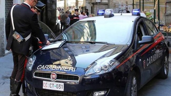 Controlli straordinari dei Carabinieri. Due arresti e una denuncia. Sanzioni agli esercizi commerciali