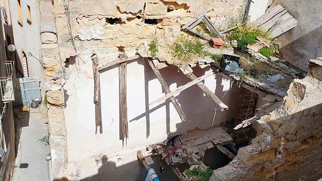 VIDEO – Mazara, rischio crolli in via Paolo Ferro, nel centro storico