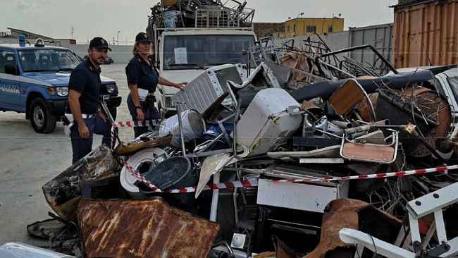Trapani la Polizia Ferroviaria sequestra una discarica abusiva