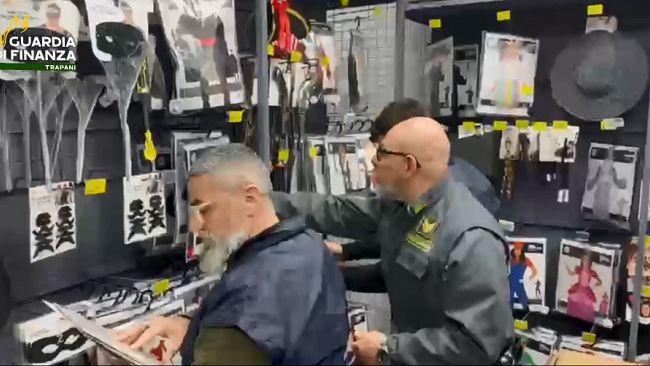 Sequestrati nel Trapanese 13.000 articoli tra contraffatti e non sicuri
