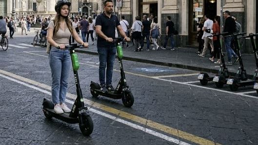 Monopattini: dal 16 maggio scatta la targa obbligatoria, ma è caos ritardi