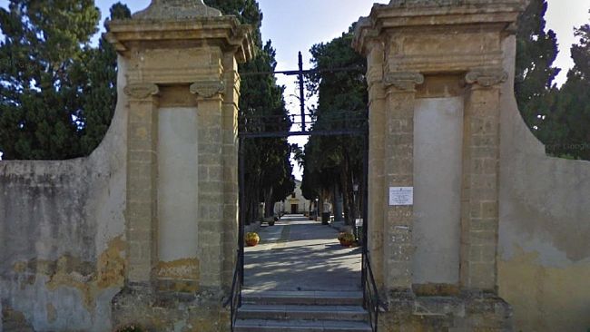 I consiglieri del gruppo Misto chiedono chiarimenti sulla Riapertura Cimitero Comunale