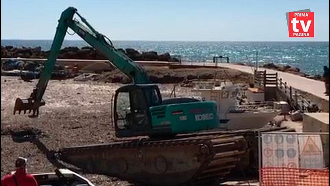 VIDEO – porto di Marinella rimozione alghe?