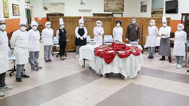 Gli studenti dell’IPSEOA “V.Titone” di Castelvetrano riproducono i piatti del SIMPOSIO greco