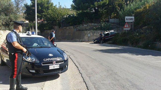 Alcamo, Carabinieri bloccano corrieri della droga