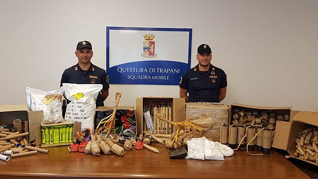 Trapani, fabbrica esplosivo abusivamente. Arrestato un uomo