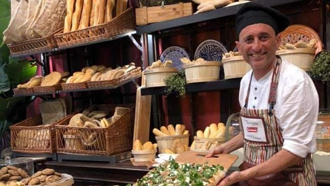 Nuova farina “Makara”, l’omaggio del mazarese Piero Asaro, campione del mondo pizza “freestyle”, al suo quartiere di nascita