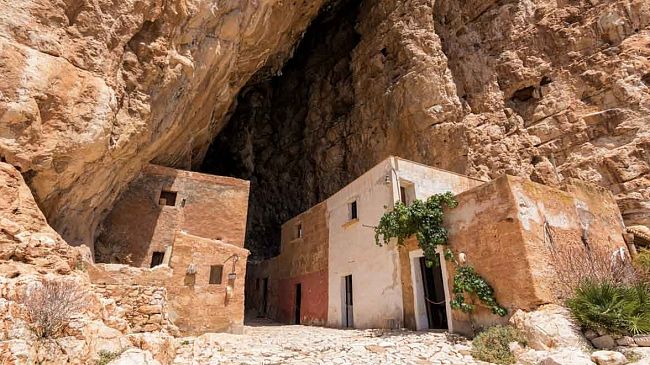 ​Custonaci, la Grotta Mangiapane location della “Natività” di Martin Scorsese