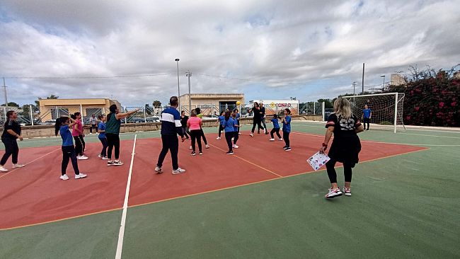 Strasatti, l'Istituto Comprensivo De Gasperi-De Vita  ha celebrato oggi un'importante giornata di sport 