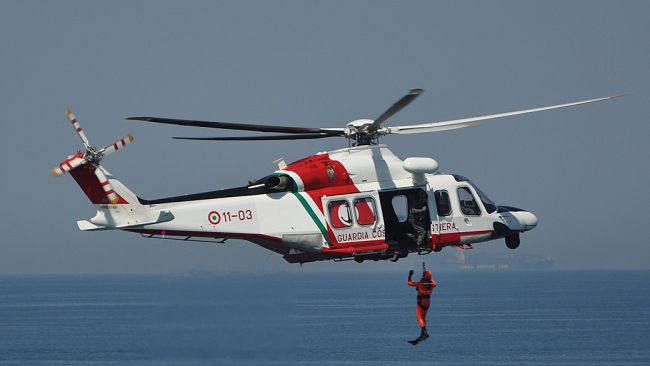 Colpito da un infarto mentre si trovava su una nave da crociera. Salvato 76enne