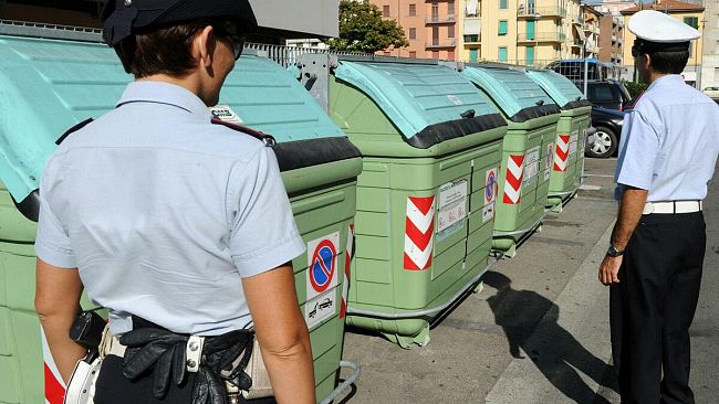 Mazara. Rifiuti: in un paio d’ore elevati 12 verbali. L’appello del sindaco Cristaldi