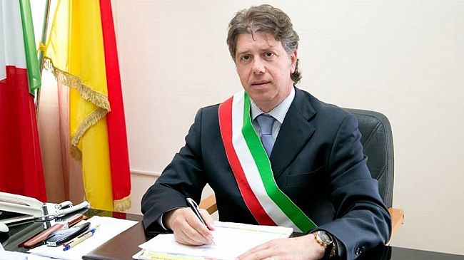 Accoglienza dei migranti per la raccolta delle olive: l’appello del sindaco Castiglione