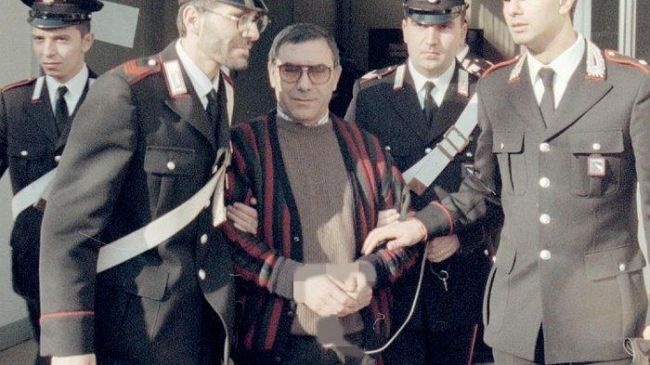 Il boss Bagarella aggredisce agente in carcere
