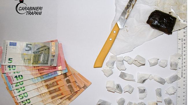 Alcamo, controlli antidroga dei Carabinieri: un arresto e una denuncia per spaccio