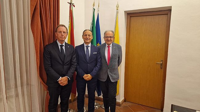 Mazara, il Sindaco incontra il Commissario straordinario del Governo per contrasto alla proliferazione del granchio blu