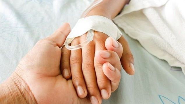 “Una punta di Sal”. Tra dignità e cura: il complesso dibattito sul 