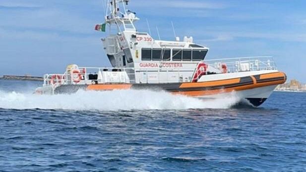 Trapani, salvate 15 persone in difficoltà in mare
