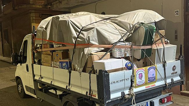 Da Montelepre a Niscemi un camion con alimenti e beni di prima necessità