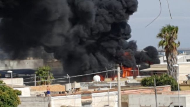 Petrosino, grosso incendio all’impianto di smaltimento rifiuti Maeco  