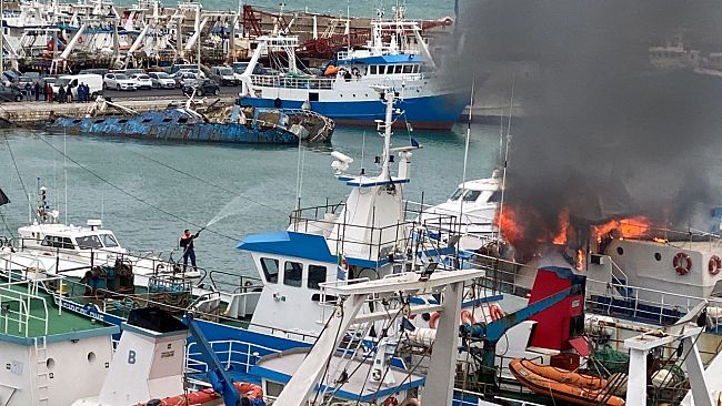 ​Mazara, incendio a un peschereccio. Nota della Capitaneria di Porto 