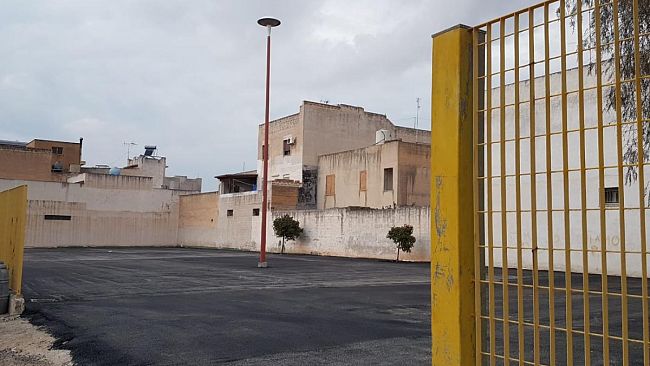 Parcheggio al posto del Parco Giochi di via Potenza. 