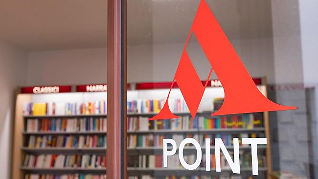 castelvetrano-si-riappropria-di-un-angolo-di-cultura-apre-il-mondadori-point-in-piazza-carlo-daragona