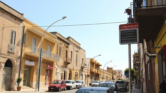 Rubata una palina oraria di segnalazione bus il sindaco Di Girolamo: “deplorevole atto vandalico”