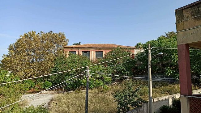 Valderice, pochi controlli al centro d’accoglienza. La denuncia di un cittadino: «Esasperati»