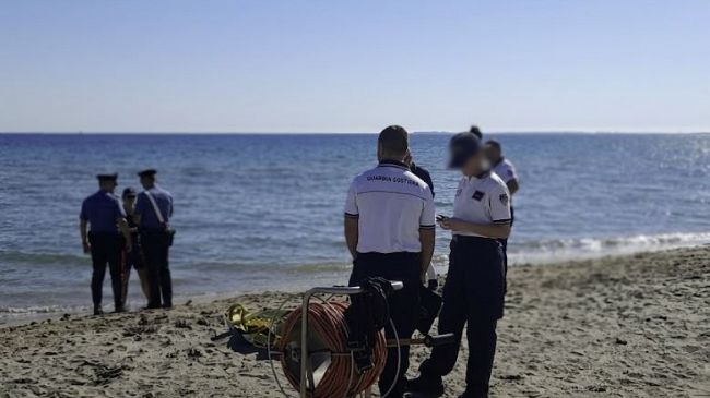 Mazara, ​tragedia a Tonnarella: anziano accusa un malore in mare e annega