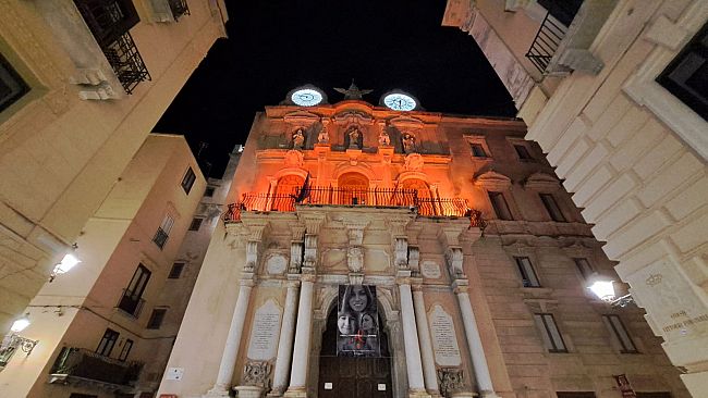 Trapani, Giornata internazionale contro la violenza contro le donne, l'omaggio del Consiglio comunale alle donne
