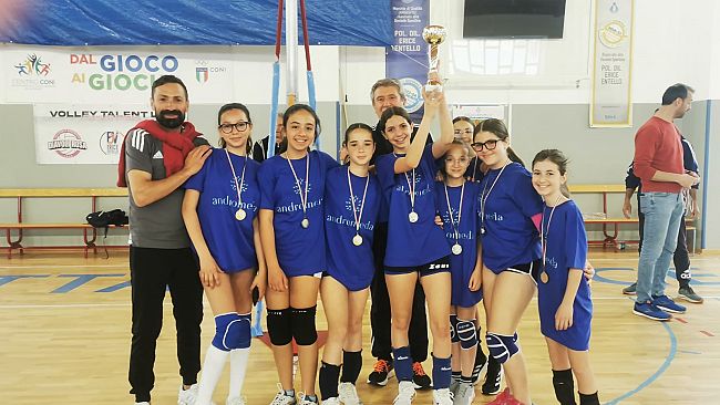 Le atlete dell'IC Capuana Pardo si qualificano alle fasi regionali dei campionati di Volley S3