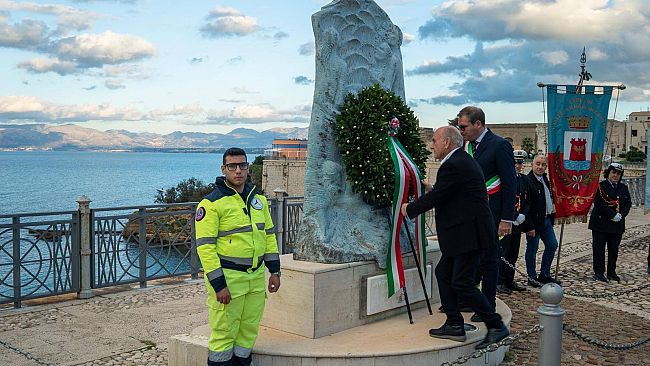 A Castellammare si celebra la Giornata in memoria dei marinai scomparsi in mare
