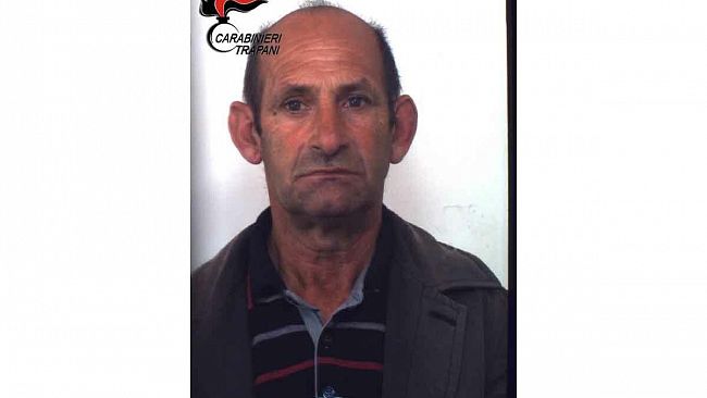 Trapani, si masturba davanti una scuola: arrestato dai Carabinieri
