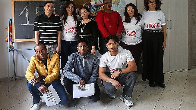 Marsala, i ragazzi di ​Badia Grande producono video multilingue per il 1522 contro la violenza sulle donne