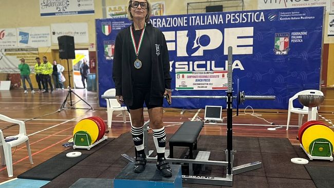Coppa Italia di panca piana, trionfo per la mazarese Manuela Lombardo: primo posto nella categoria 47 kg