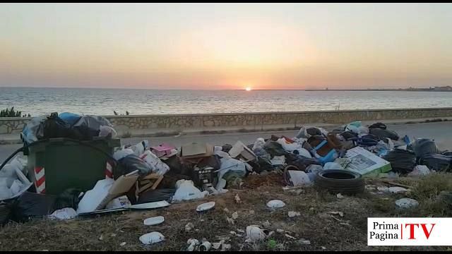 VIDEO – Mazara, “Sunset” su una città colma di rifiuti