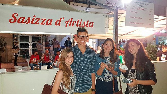 VIDEO – Santa Ninfa, strepitoso successo per la “Sagra della Salsiccia”