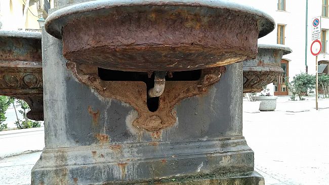 Trapani, furto alla fontana di Piazza Ex Mercato del Pesce