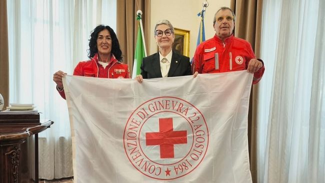 ​Trapani, bandiera della Croce Rossa in Prefettura