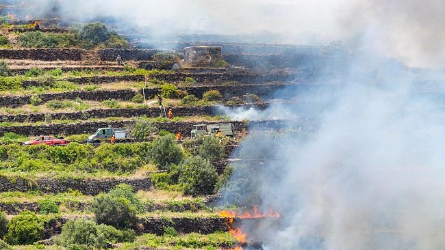 Pantelleria, riunione post incendio, Parco e Comune: elogi intervento ma servono rinforzi 