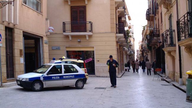 Richiesta di rinvio a giudizio per due vigili urbani di Marsala accusati di truffa al Comune