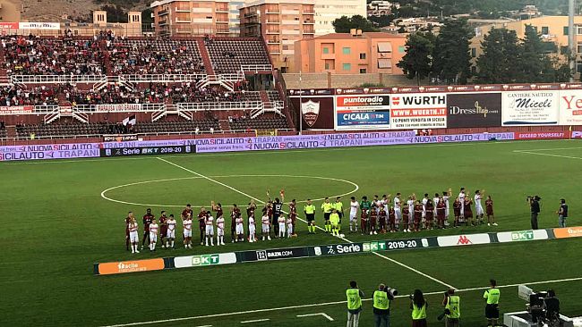Trapani-Cremonese a reti bianche, primo punto in campionato per il Trapani