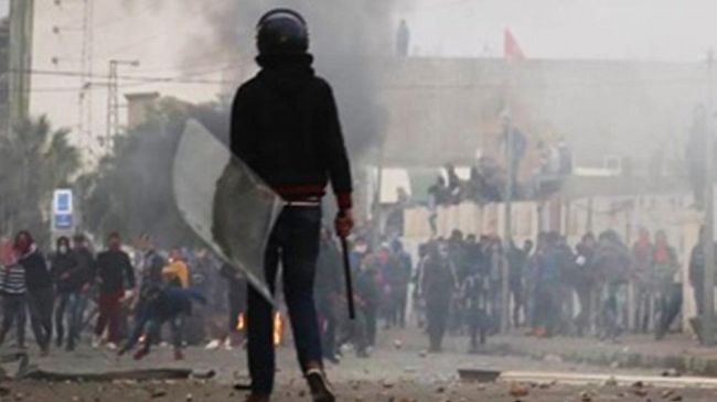 Tunisia, scontri fra giovani e l’esercito in varie città. Covid e rischio fondamentalismo