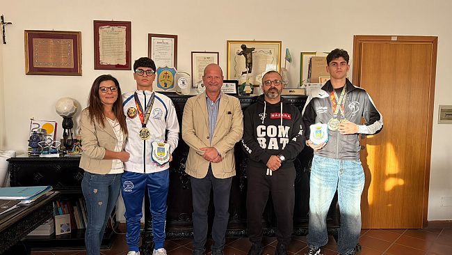 Gli atleti della Mazara Combat Giacalone e Gucciardo trionfano ai mondiali di kick boxing in Toscana