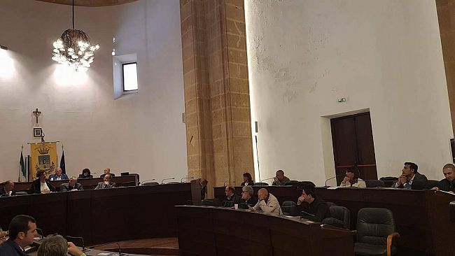 mazara-la-maggioranza-trova-i-numeri-ed-approva-il-piano-tari-2017-modificato-dalla-giunta-dopo-la-bocciatura-dell-opposizione-del-29-marzo-chi-ha-votato-e-come