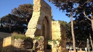 L’M5S richiede la pulizia, manutenzione e scerbatura dell’Arco Normanno
