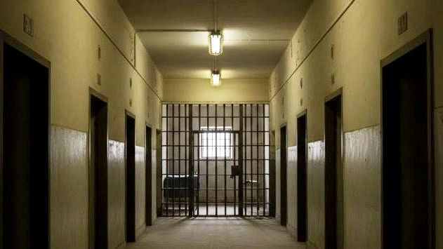 Natale tra le mura dei penitenziari dove l’umanità cerca spazio nonostante le carenze